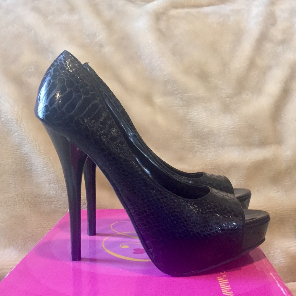 Black Peep Toe Platform Snakeskin Pattern Heels 7